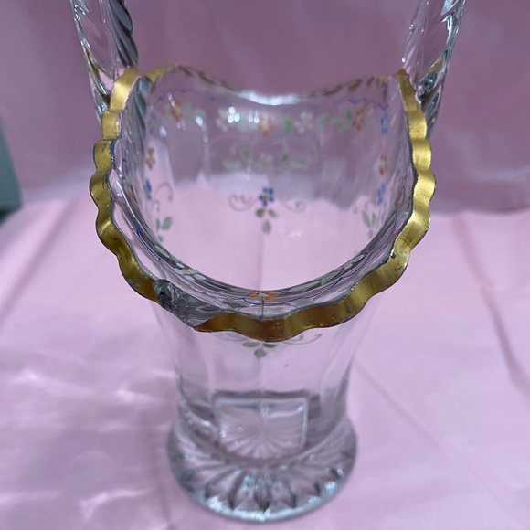 VTG HAND PAINTED GLASS BASKET WITH GLASS HANDLE AND STARBURST BOTTOM - Picture 10 of 10
